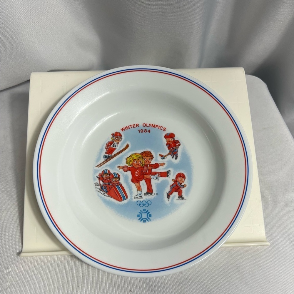 Corelle Campbells Winter Olympics Sarajevo 1984 Vintage Soup/Dessert Single Dish